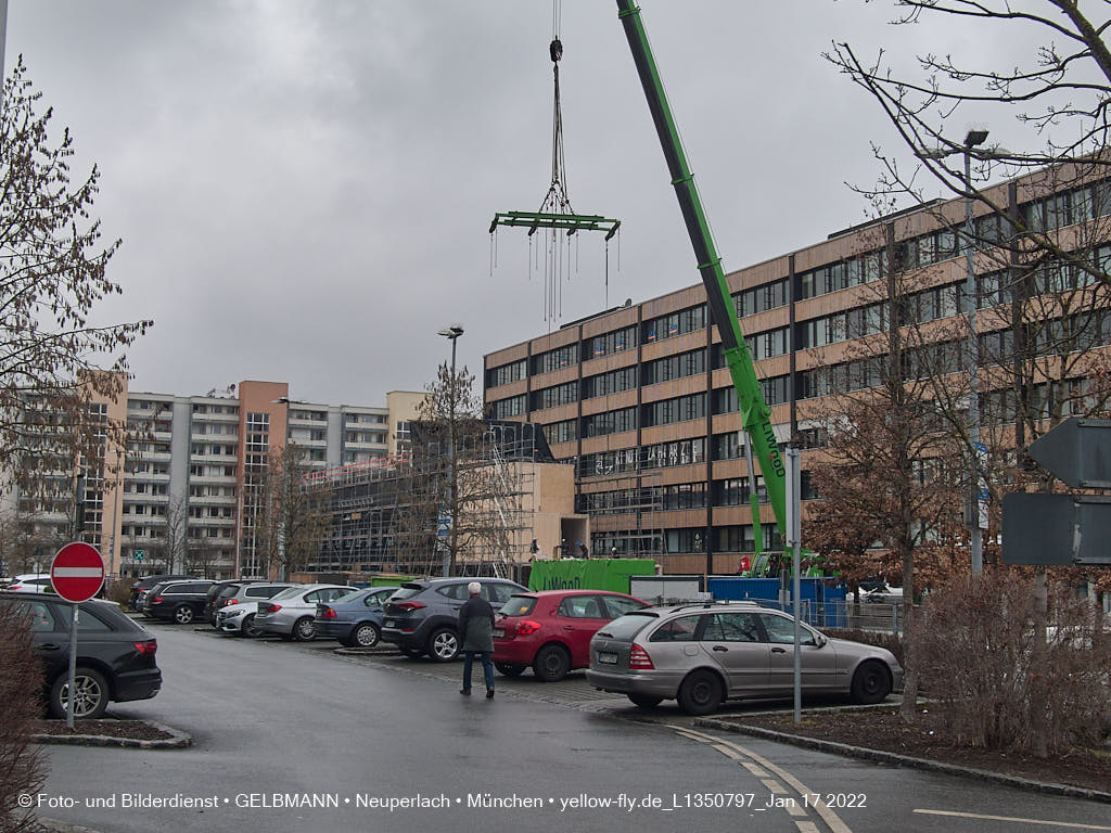18.01.2022 - Baustelle zur Montessori Schule im Plettzentrum Neuperlach